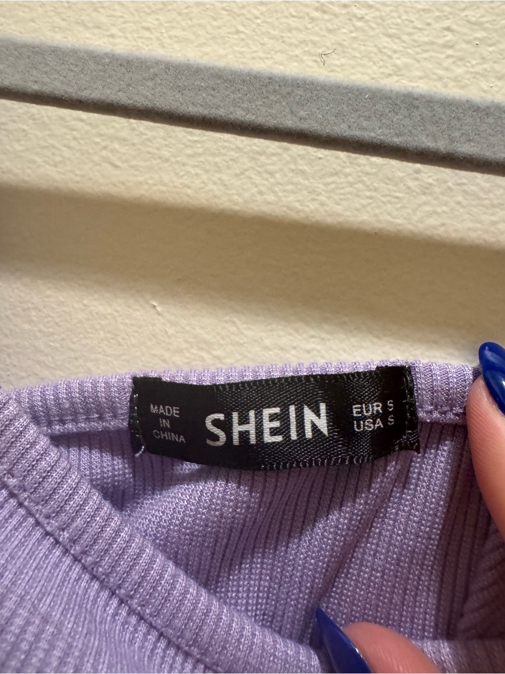 Lavender Ribbed Buckle-Strap Crop Top - Picture 3 of 3